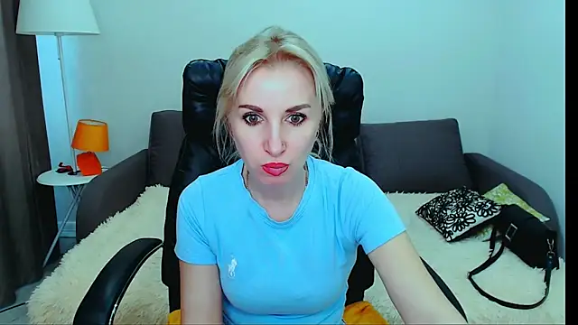 Snapshot of Hanna--Sweet chatting on 6, 5, 2026 Hanna--Sweet online show from 6, 5, 2026