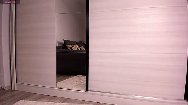 SweetViperr online show from 13, 1, 2026