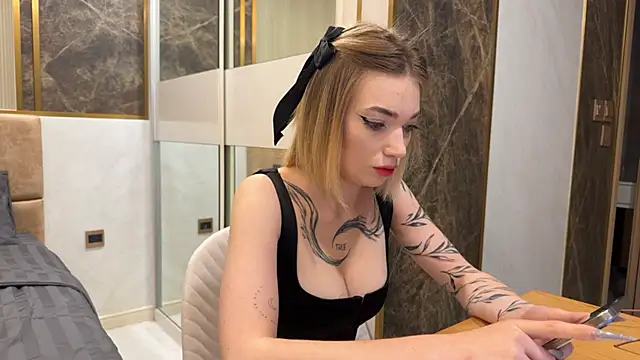 Mary Harriss online show from 21, 12, 2025