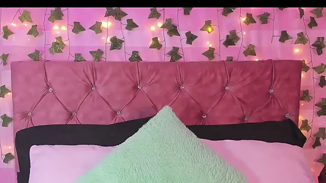 Ayla-marttinez online show from 9, 2, 2026