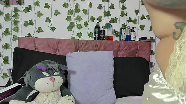 Snapshot of Ayla-marttinez chatting on 15, 7, 2026 Ayla-marttinez online show from 15, 7, 2026