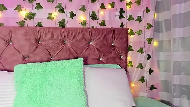 Ayla-marttinez online show from 8, 3, 2026