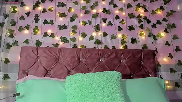 Ayla-marttinez online show from 19, 4, 2026