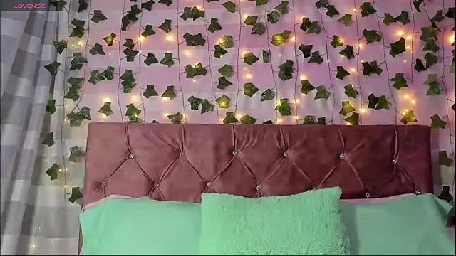 Ayla-marttinez online show from 14, 4, 2026