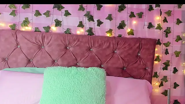 Ayla-marttinez online show from 13, 2, 2026