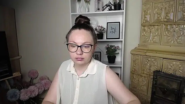 LiliaErmi online show from 28, 6, 2026