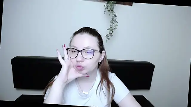 LiliaErmi online show from 23, 4, 2026