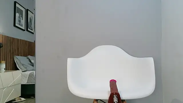 Mia Bellefort online show from 16, 4, 2026