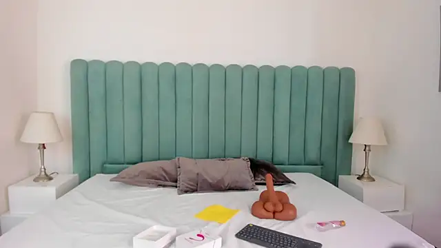 Scarlett  Noir online show from 11, 4, 2026