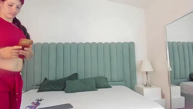 Scarlett  Noir online show from 15, 4, 2026