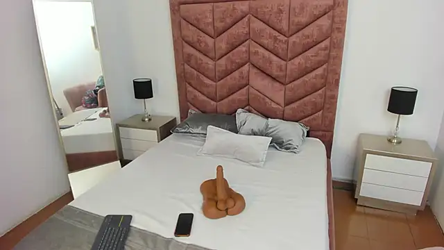 Scarlett  Noir online show from 8, 3, 2026