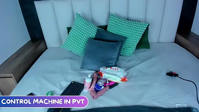 Miia Anderson online show from 4, 4, 2026