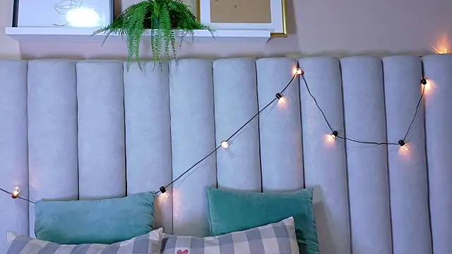 Miia Anderson online show from 8, 4, 2026