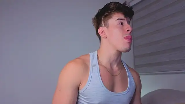 Snapshot of maxxcooper1 chatting on 19, 12, 2025 maxxcooper1 online show from 19, 12, 2025