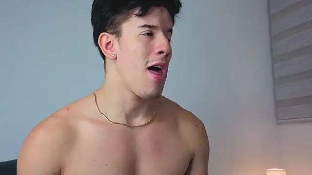 Snapshot of maxxcooper1 chatting on 14, 1, 2026 maxxcooper1 online show from 14, 1, 2026