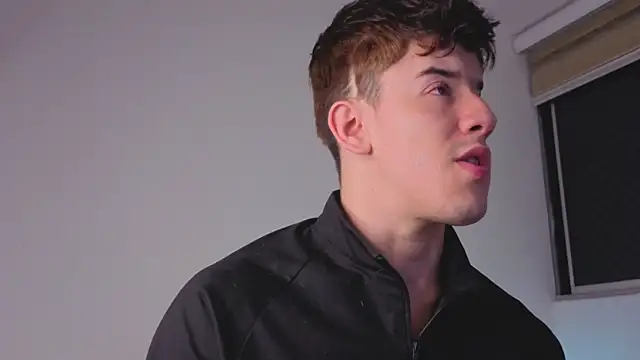 Snapshot of maxxcooper1 chatting on 18, 12, 2025 maxxcooper1 online show from 18, 12, 2025