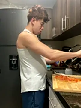 Snapshot of maxxcooper1 chatting on 19, 12, 2025 maxxcooper1 online show from 19, 12, 2025