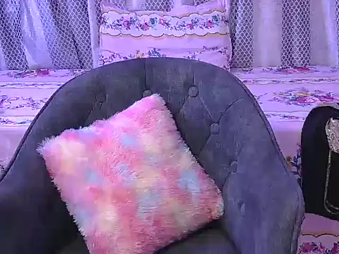 Snapshot of hey-pinky chatting on 4, 2, 2026 hey-pinky online show from 4, 2, 2026