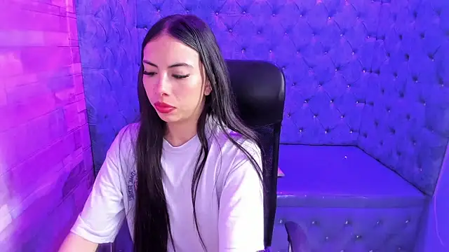 Snapshot of Alana_Hotterr chatting on 18, 2, 2026 Alana Hotterr online show from 18, 2, 2026