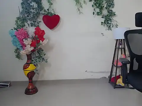 Snapshot of Shy_nivi chatting on 15, 6, 2026 Shy nivi online show from 15, 6, 2026