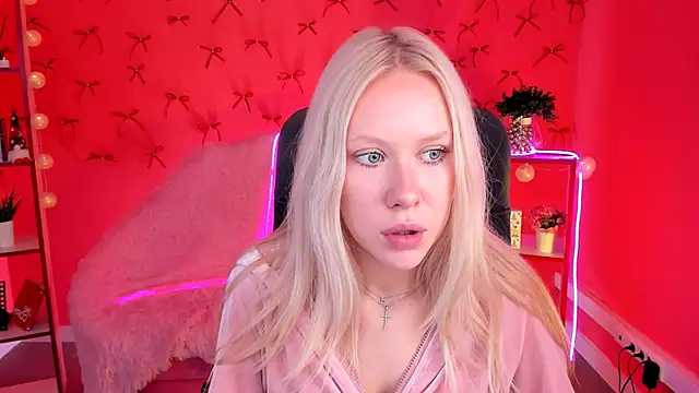 Snapshot of AprilChambers chatting on 16, 12, 2025 AprilChambers online show from 16, 12, 2025