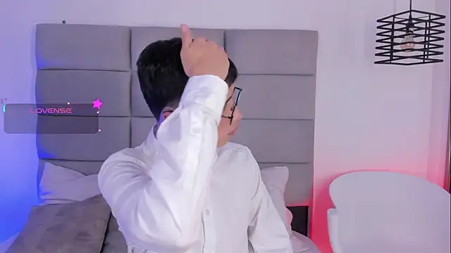 JoshClaarktt online show from 10, 4, 2026