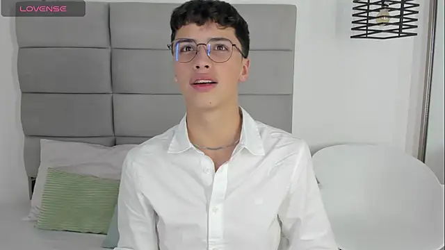 JoshClaarktt online show from 7, 4, 2026