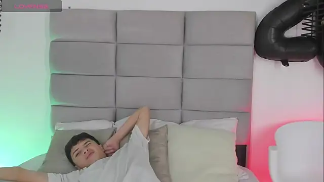 JoshClaarktt online show from 9, 4, 2026