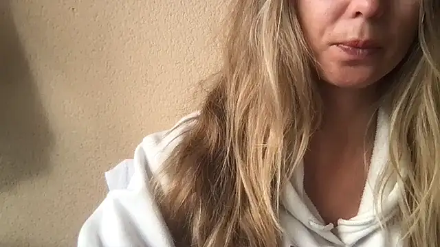 Snapshot of LeMilf chatting on 12, 3, 2026 LeMilf online show from 12, 3, 2026