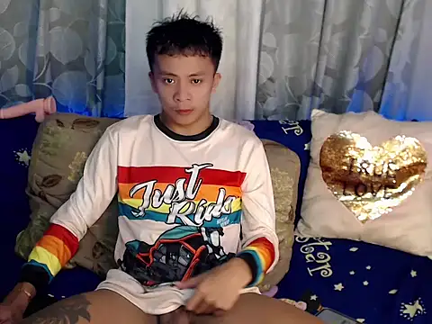 ur twinkKirk6969 online show from 15, 5, 2026