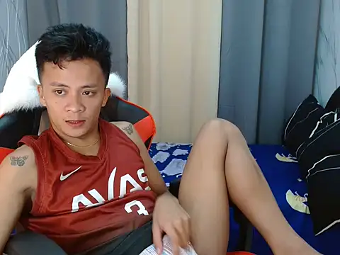 ur twinkKirk6969 online show from 22, 4, 2026