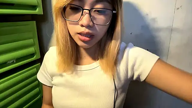 Snapshot of LenoraFrailey chatting on 9, 1, 2026 LenoraFrailey online show from 9, 1, 2026