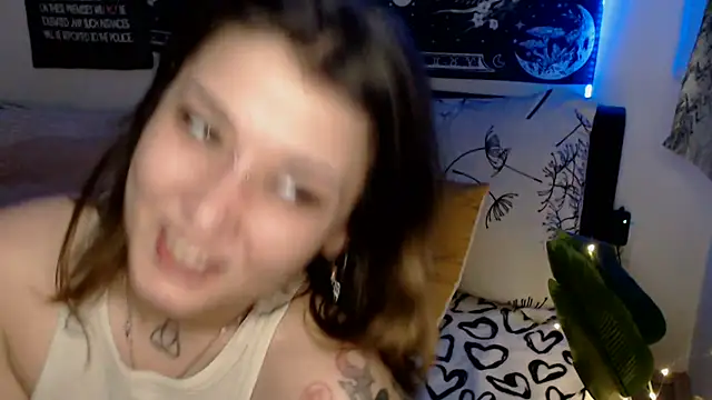 Snapshot of AlienforTwenty chatting on 24, 2, 2026 AlienforTwenty online show from 24, 2, 2026