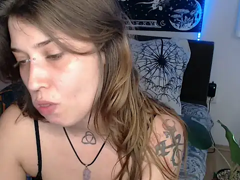 Snapshot of AlienforTwenty chatting on 18, 2, 2026 AlienforTwenty online show from 18, 2, 2026