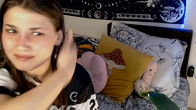 Snapshot of AlienforTwenty chatting on 27, 2, 2026 AlienforTwenty online show from 27, 2, 2026