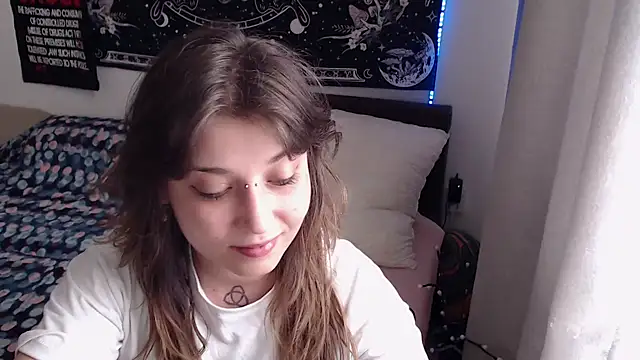 Snapshot of AlienforTwenty chatting on 5, 6, 2026 AlienforTwenty online show from 5, 6, 2026