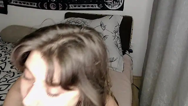 Snapshot of AlienforTwenty chatting on 23, 6, 2026 AlienforTwenty online show from 23, 6, 2026