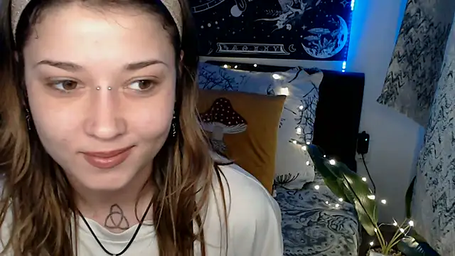 Snapshot of AlienforTwenty chatting on 21, 2, 2026 AlienforTwenty online show from 21, 2, 2026