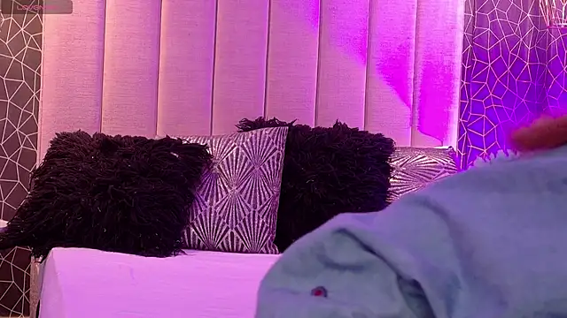 Snapshot of danielamilles chatting on 17, 12, 2025 danielamilles online show from 17, 12, 2025