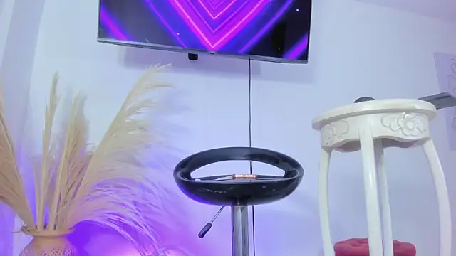 Camila saaenz online show from 10, 4, 2026