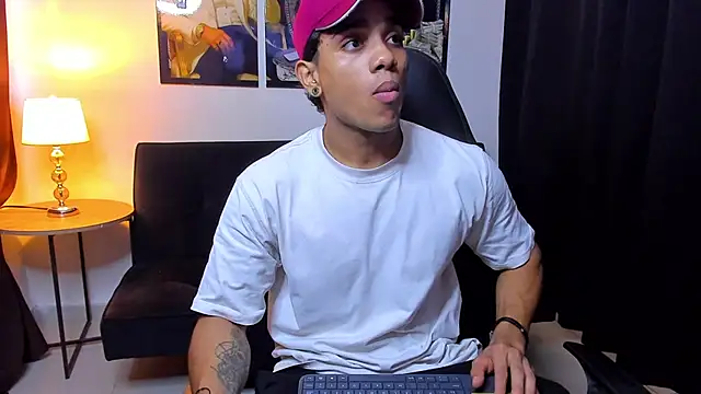 Snapshot of Dustyn_Michelle1 chatting on 5, 2, 2026 Dustyn Michelle1 online show from 5, 2, 2026