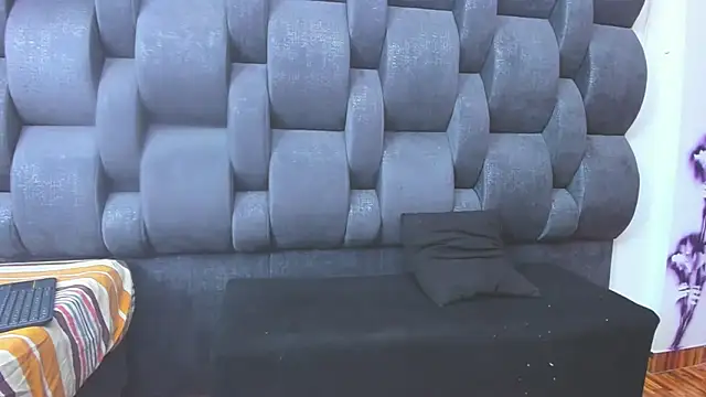 nahomiandandres online show from 11, 1, 2026