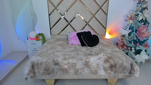 queenie staar online show from 16, 12, 2025