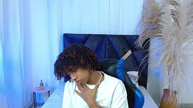 angelll18  online show from 9, 1, 2026