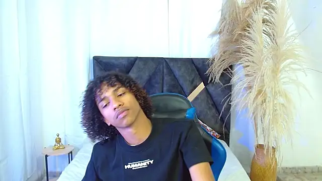 angelll18  online show from 13, 2, 2026