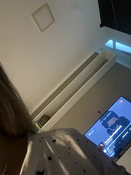 privsloirinha online show from 12, 7, 2026