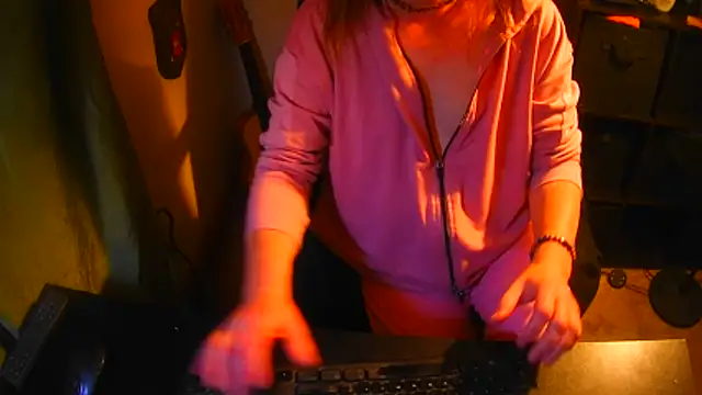 GoodGirlKelly online show from 4, 2, 2026