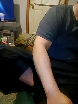 Snapshot of givr6inches chatting on 7, 5, 2026 givr6inches online show from 7, 5, 2026