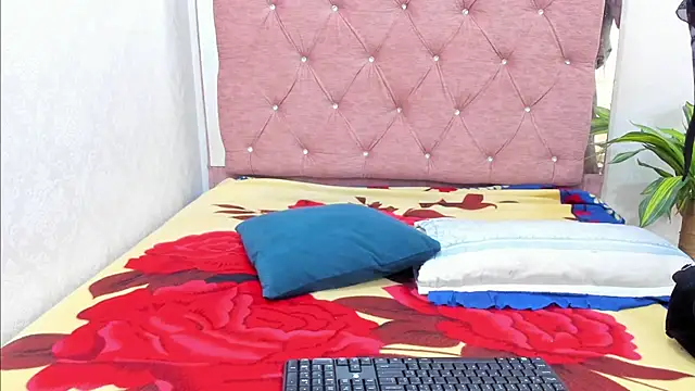 Jazmin040  online show from 10, 1, 2026