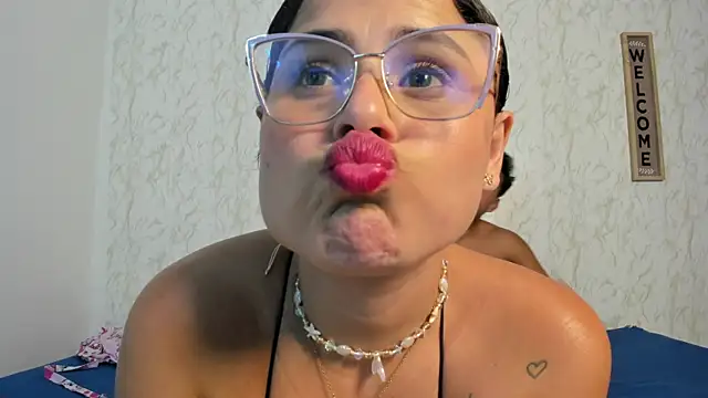 couple hardroom online show from 10, 1, 2026